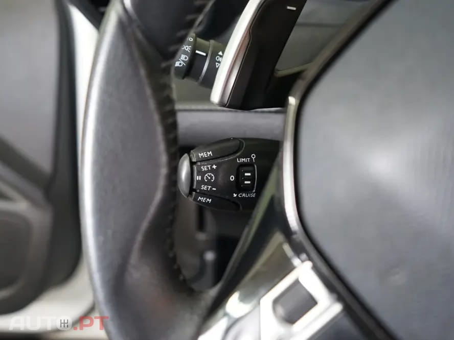 Peugeot 2008 1.2 PureTech Active Pack EAT8