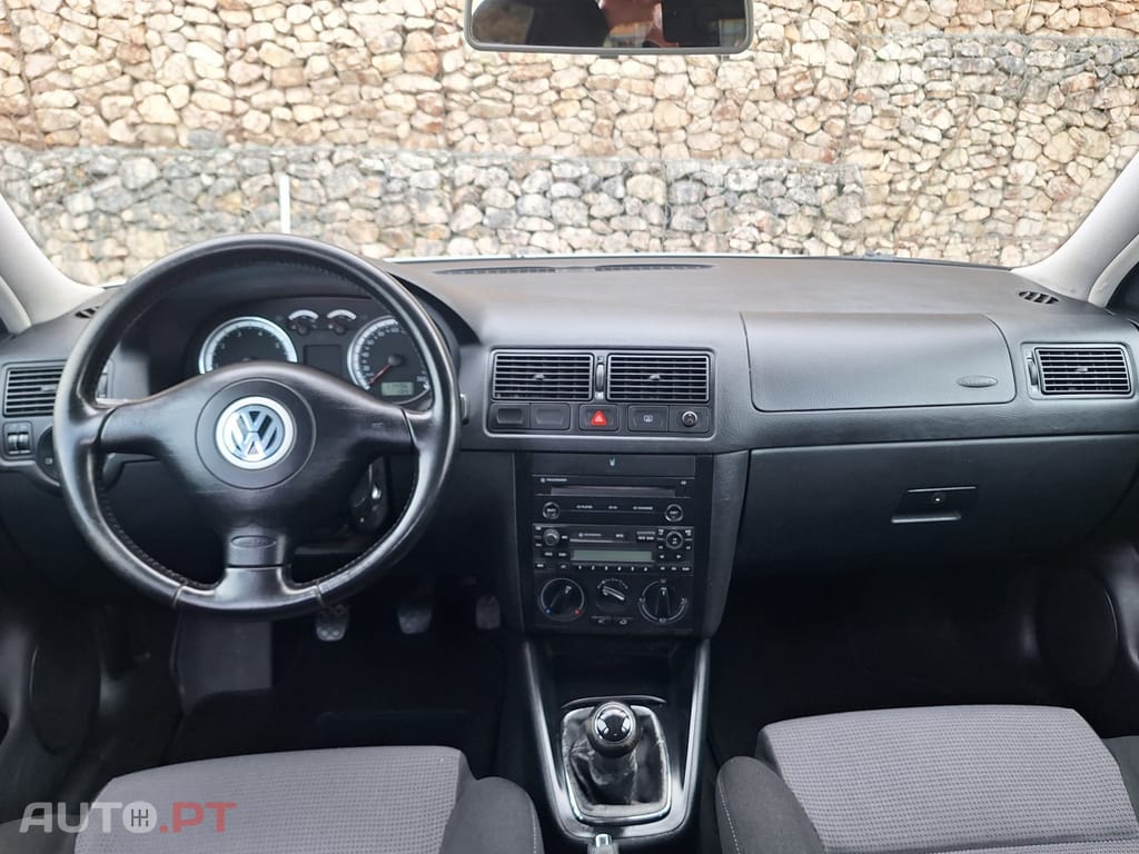 Volkswagen Golf 1.4i Confortline JE+AC