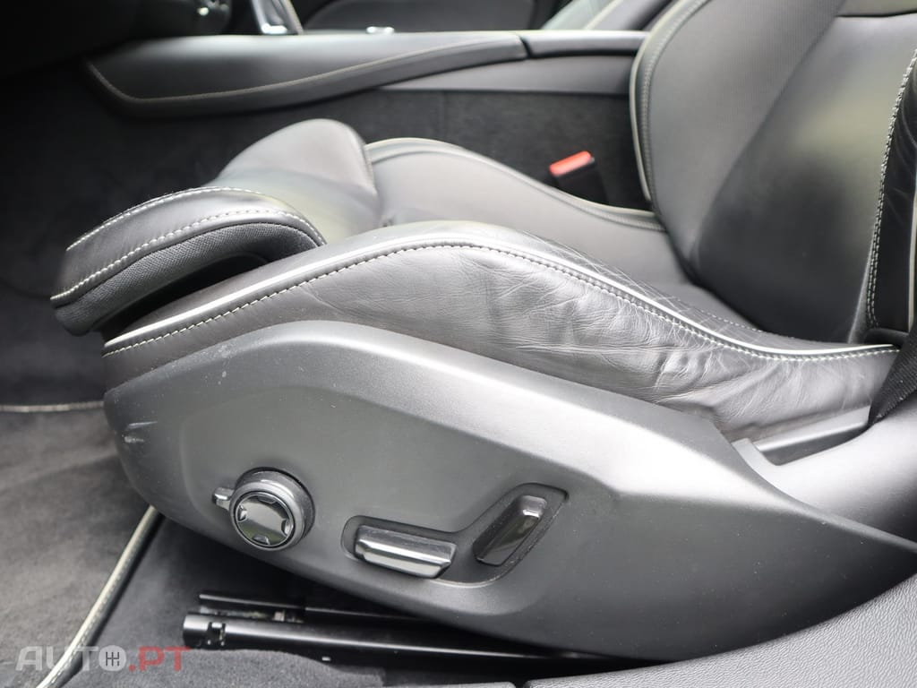 Volvo S60 2.0 T8 PHEV R-Design AWD