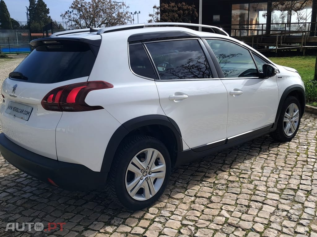 Peugeot 2008 1.5 BlueHDi Signature