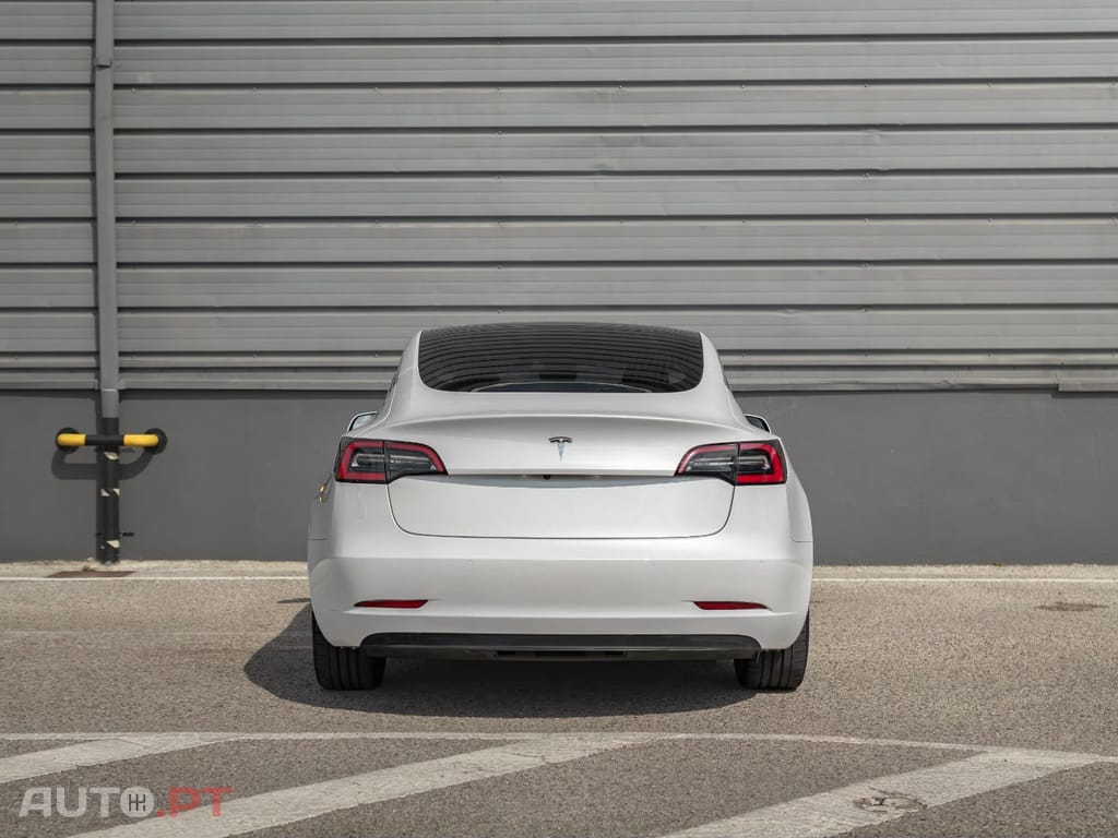 Tesla Model 3 Standard Range Plus RWD
