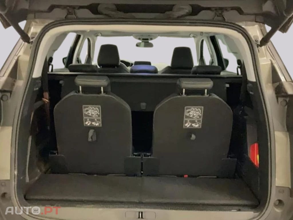 Peugeot 5008 1.2 Allure 7L