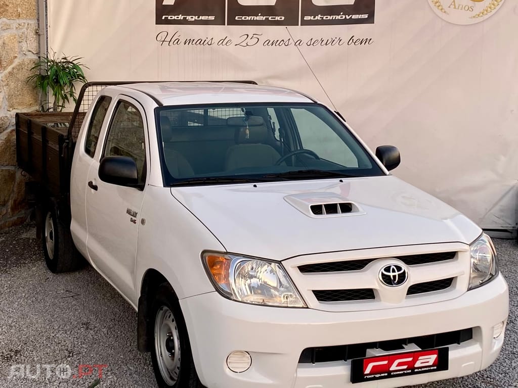 Toyota Hilux 2.5 D-4D 2WD CE PM+AC