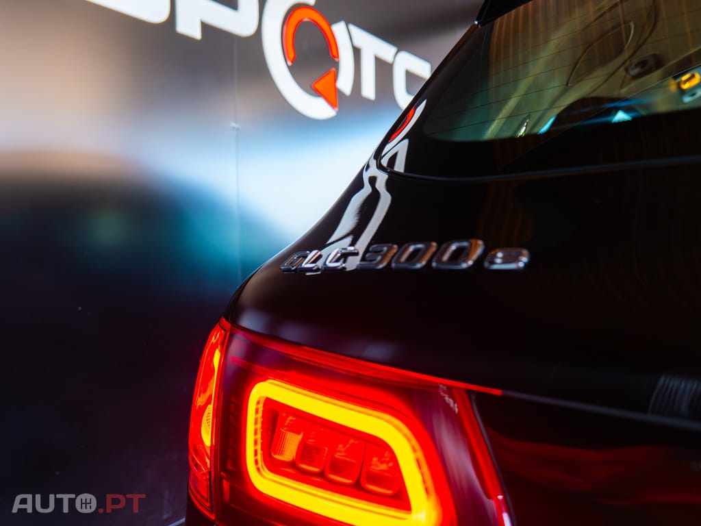 Mercedes-Benz GLC 300 e 4Matic 9G-TRONIC AMG Line