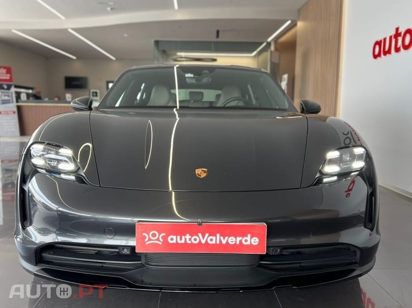 Porsche Taycan 4
