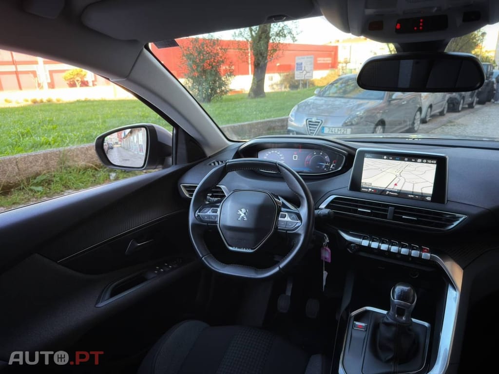Peugeot 3008 1.5 BlueHDi Active