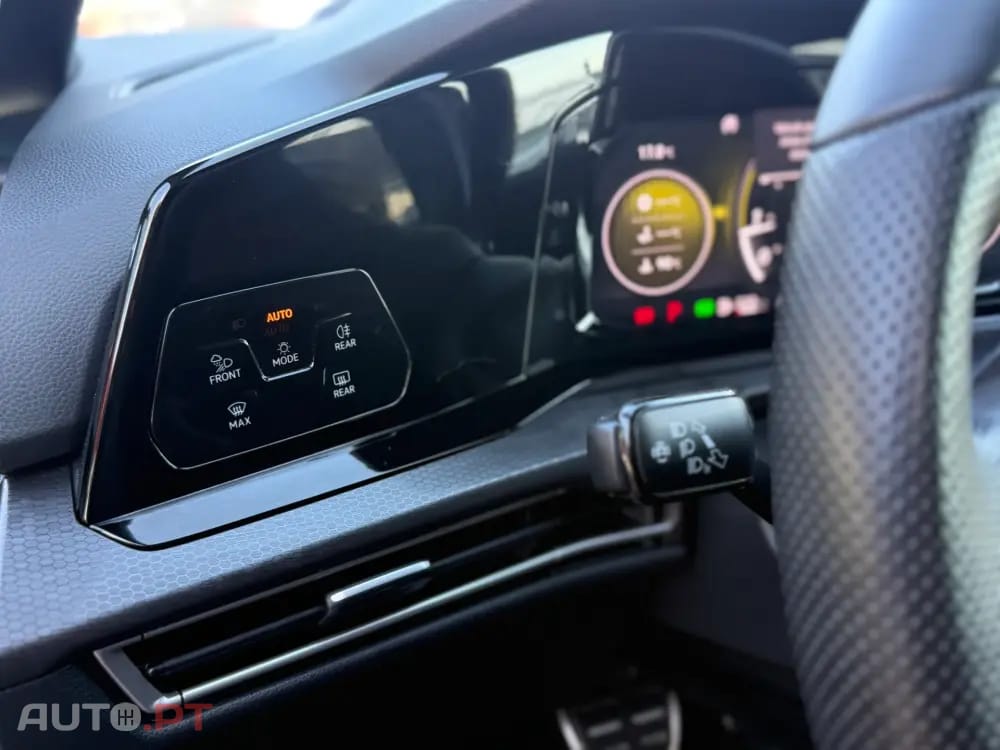 Volkswagen Golf 2.0 TSI GTI DSG