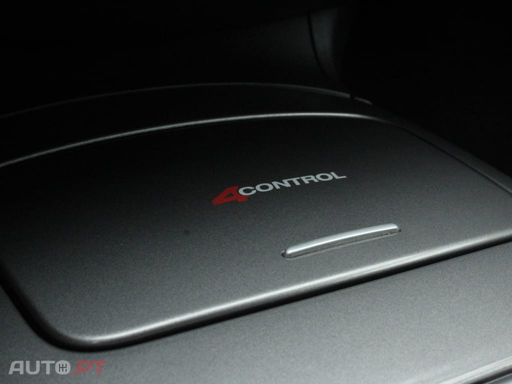 Renault Laguna Coupe 2.0 dCi Dynamique S 4Control