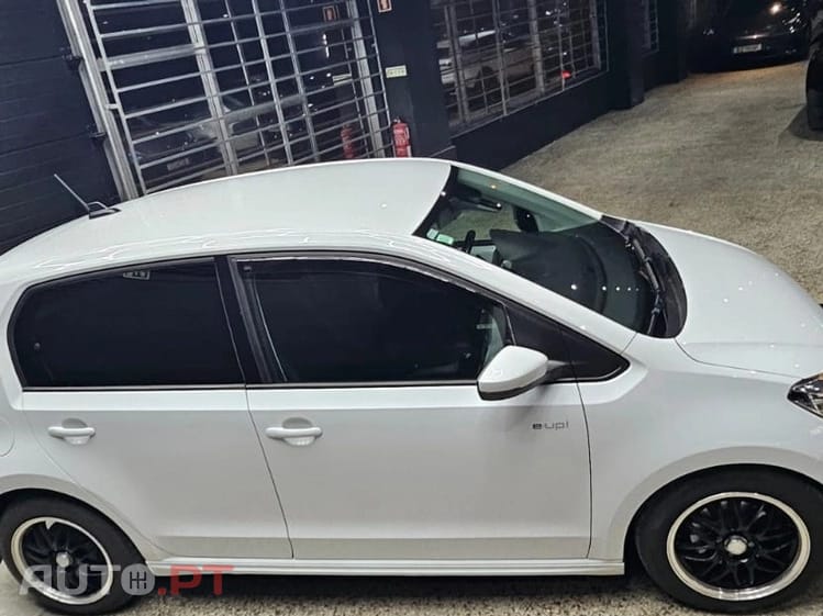 Volkswagen e-Up Style Plus