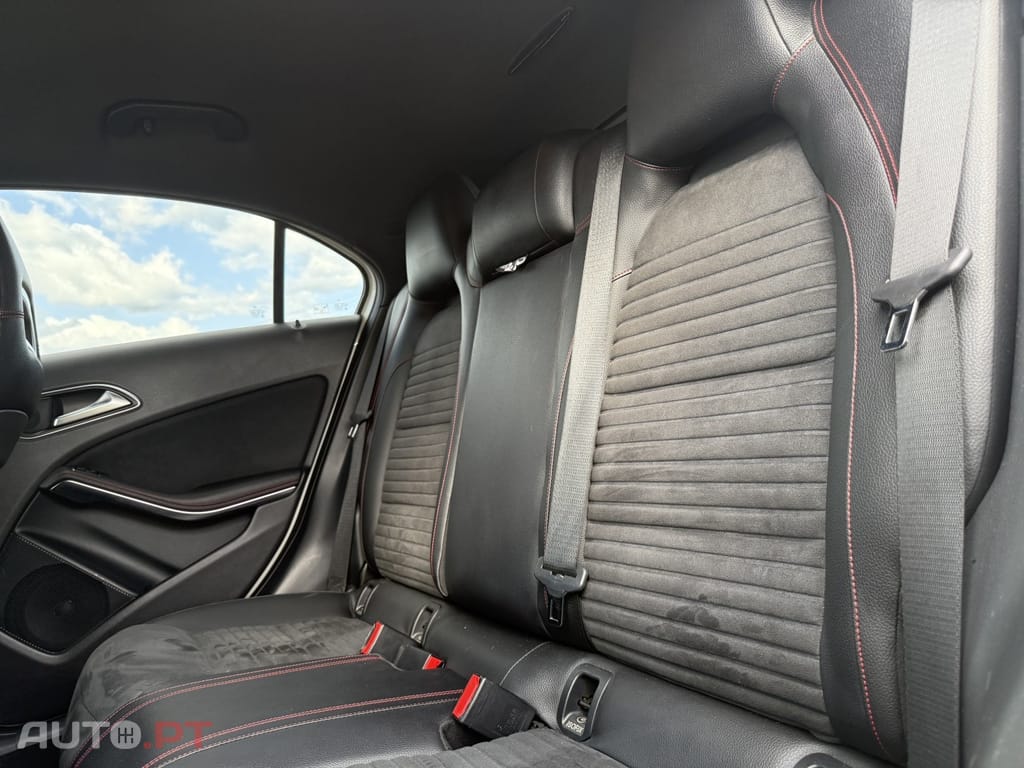 Mercedes-Benz A 180 d AMG Line