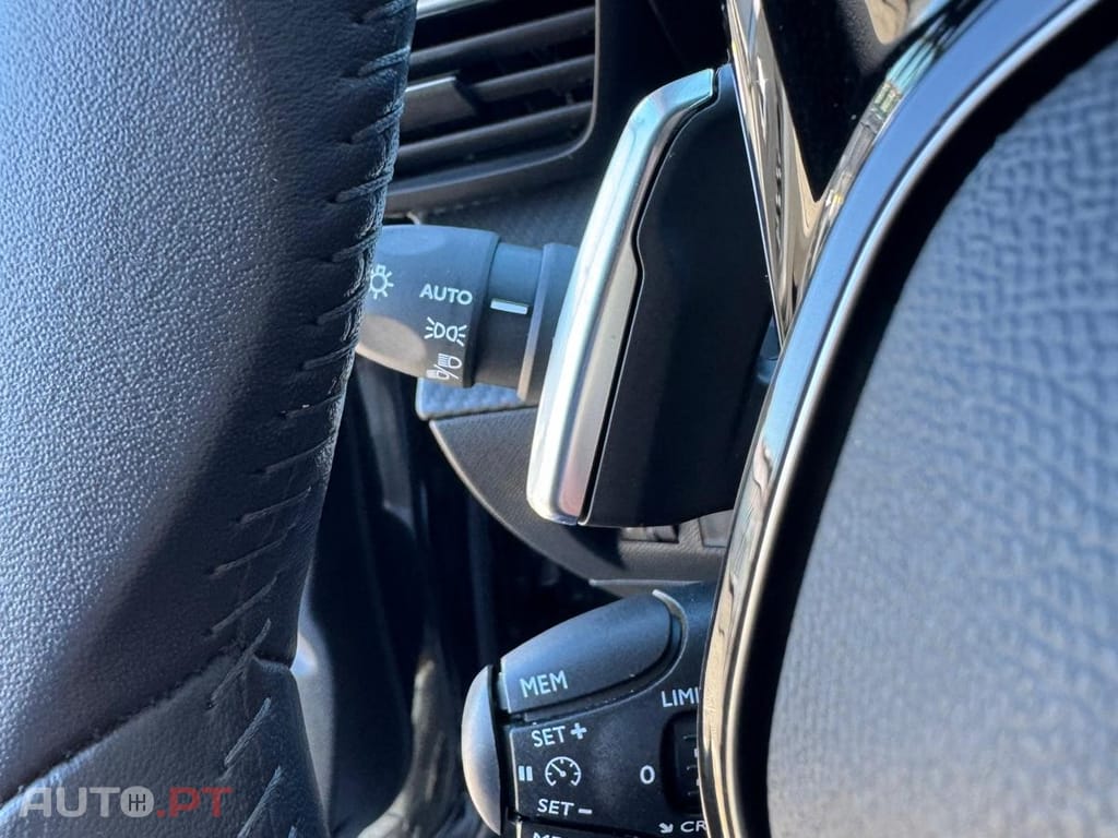 Peugeot 208 1.2 Hybrid Allure e-DCS6