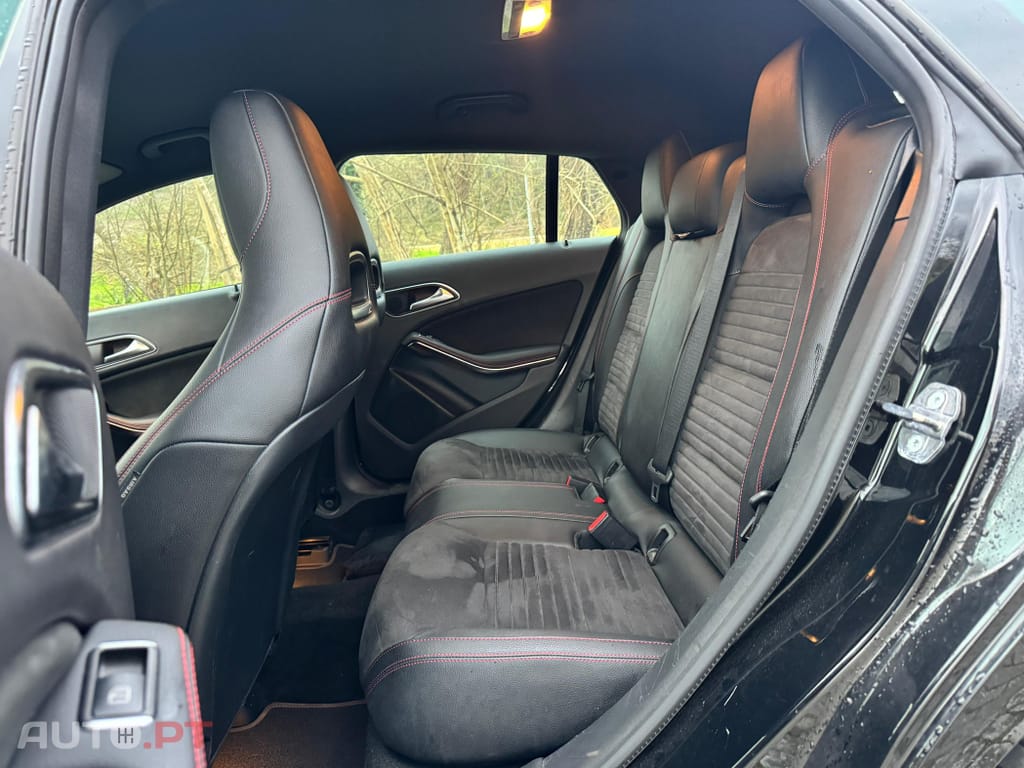 Mercedes-Benz CLA 180 7G-DCT AMG Line