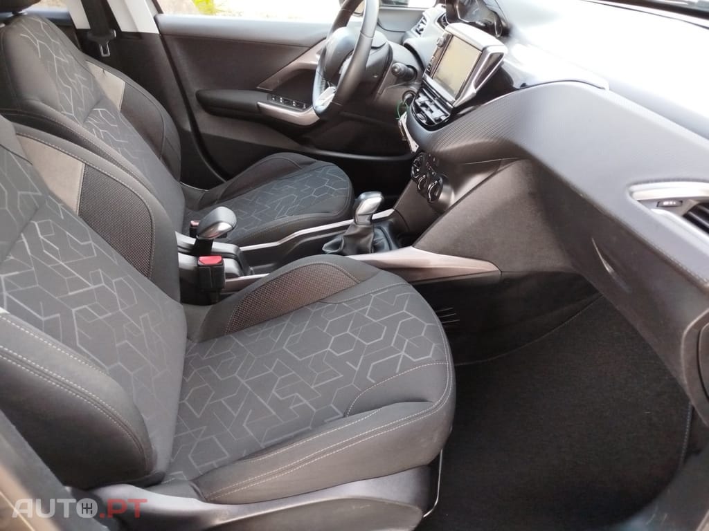 Peugeot 2008 1.6 BlueHDi Style