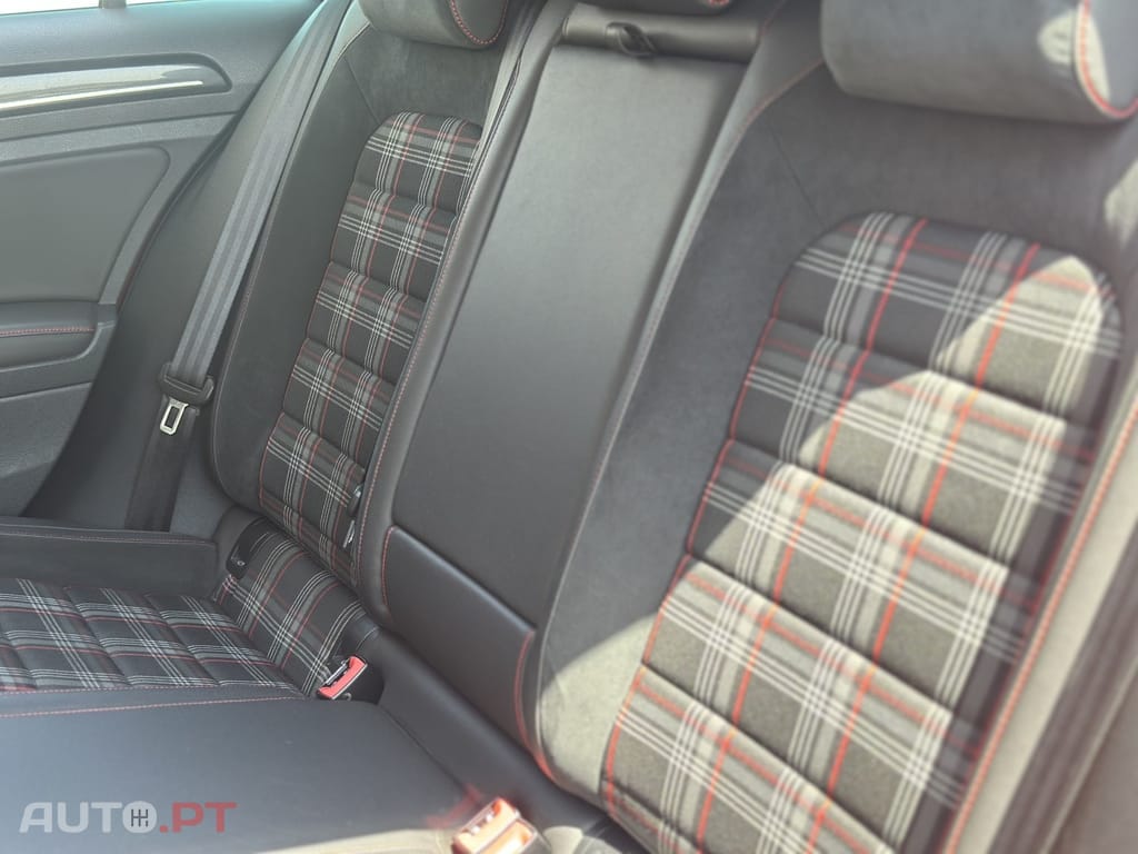 Volkswagen Golf 2.0 TSI GTI DSG