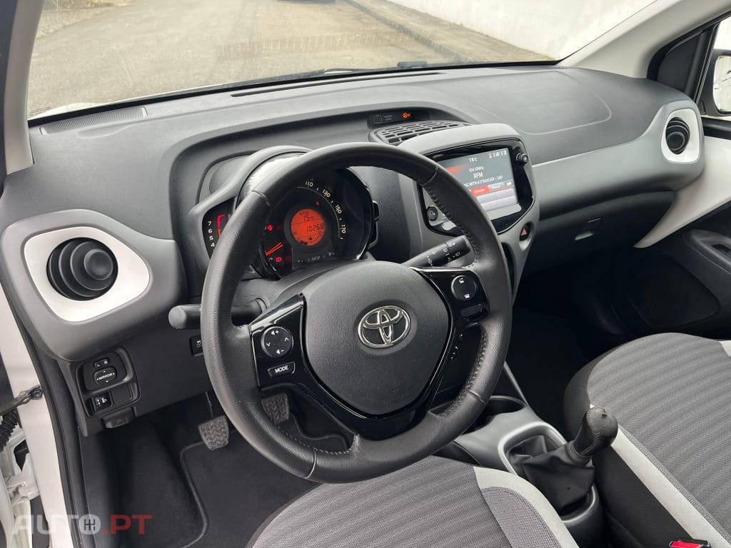 Toyota Aygo 1.0 X-Play+X-Touch