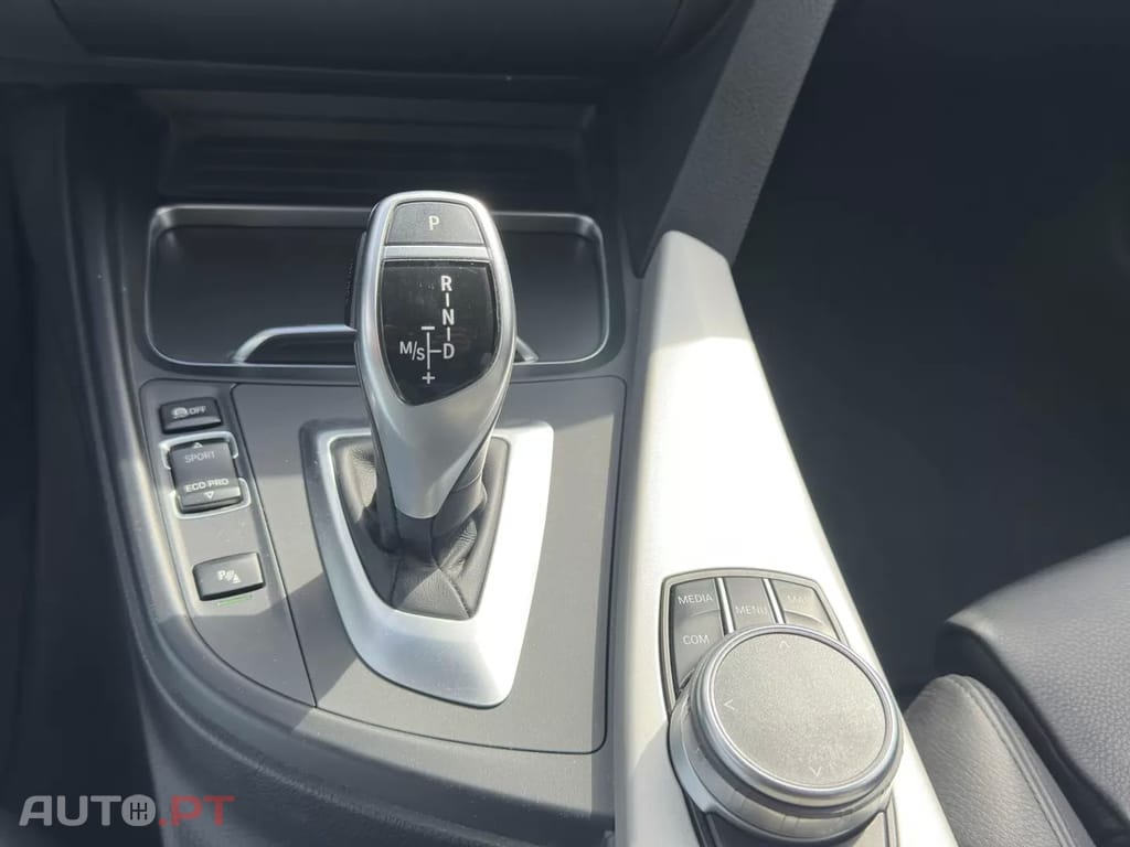 BMW 320 d Touring Advantage Auto