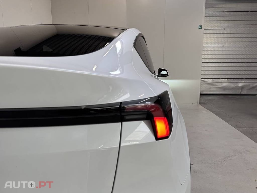 Tesla Model Y Standard Range