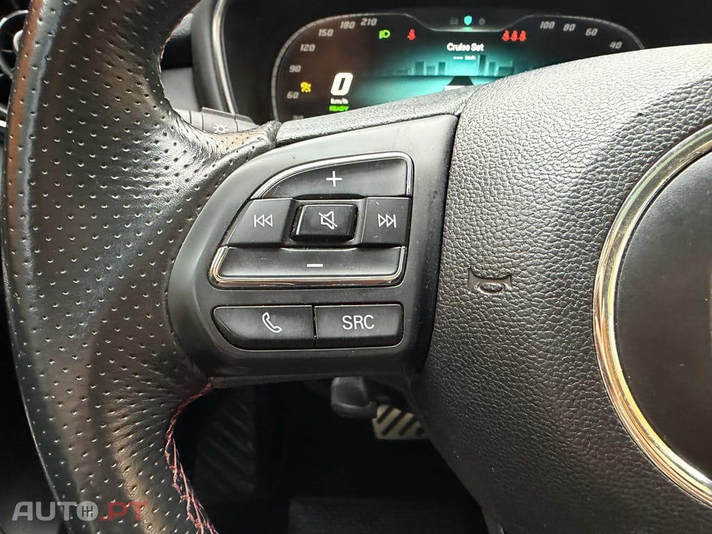 MG EHS PHEV Hybrid Luxury