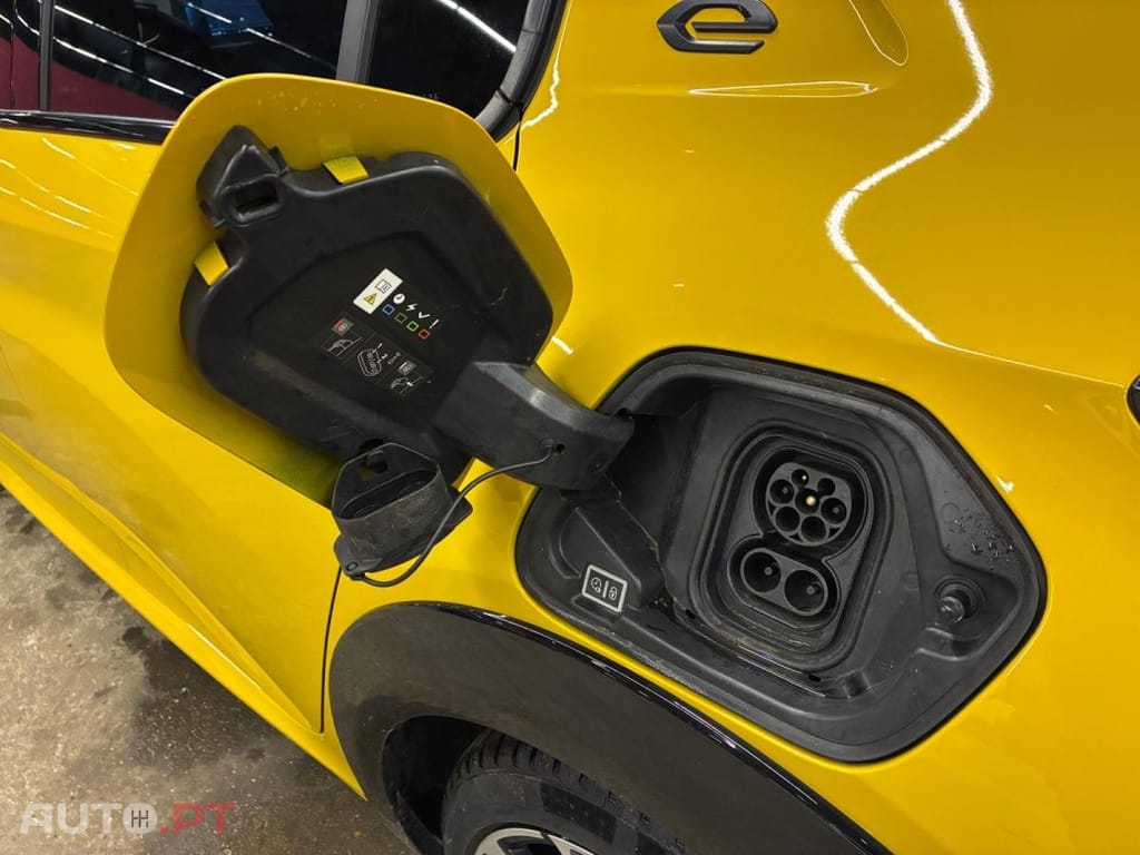 Peugeot E-208 50 kWh GT Line