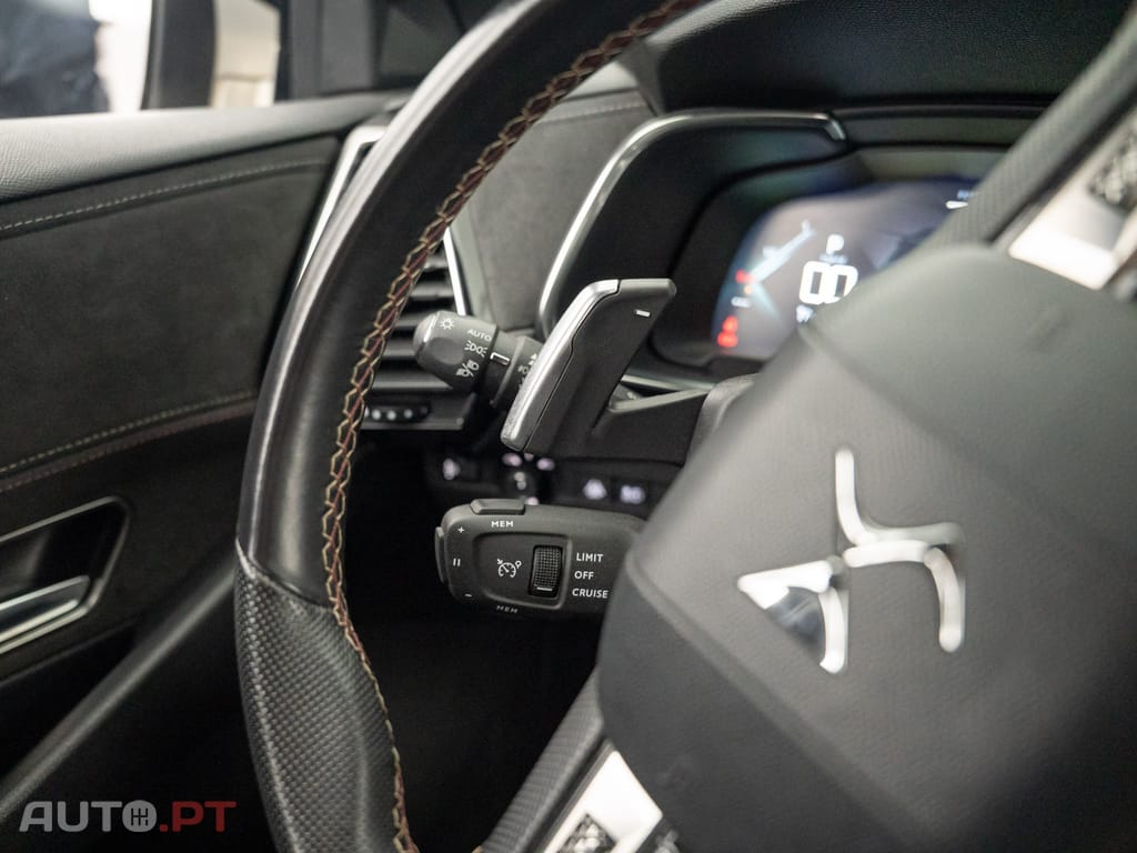 DS DS7 E-Tense Performance Line EAT8