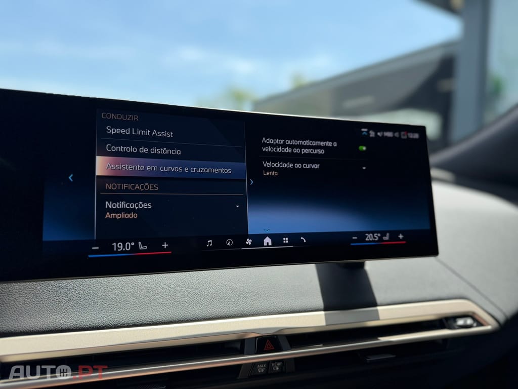 BMW iX xDrive 40 Pack Desportivo