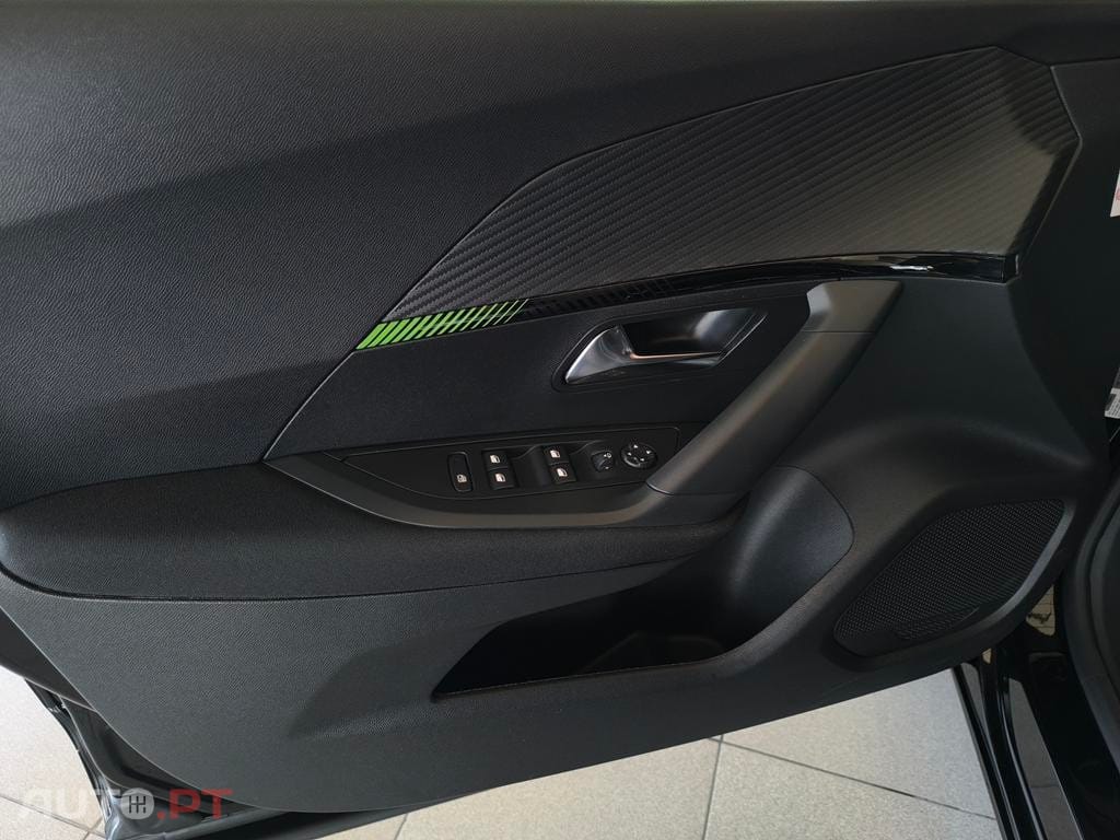 Peugeot E-2008 54 kWh Active