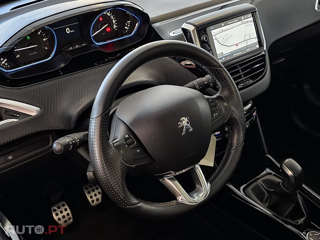 Peugeot 2008 1.2 PureTech Crossway