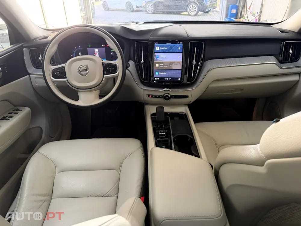 Volvo XC60 2.0 T6 PHEV Core AWD