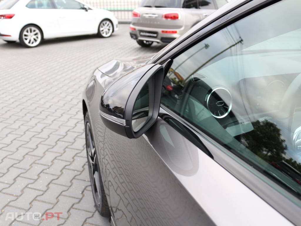 Mercedes-Benz A 250 e AMG Line