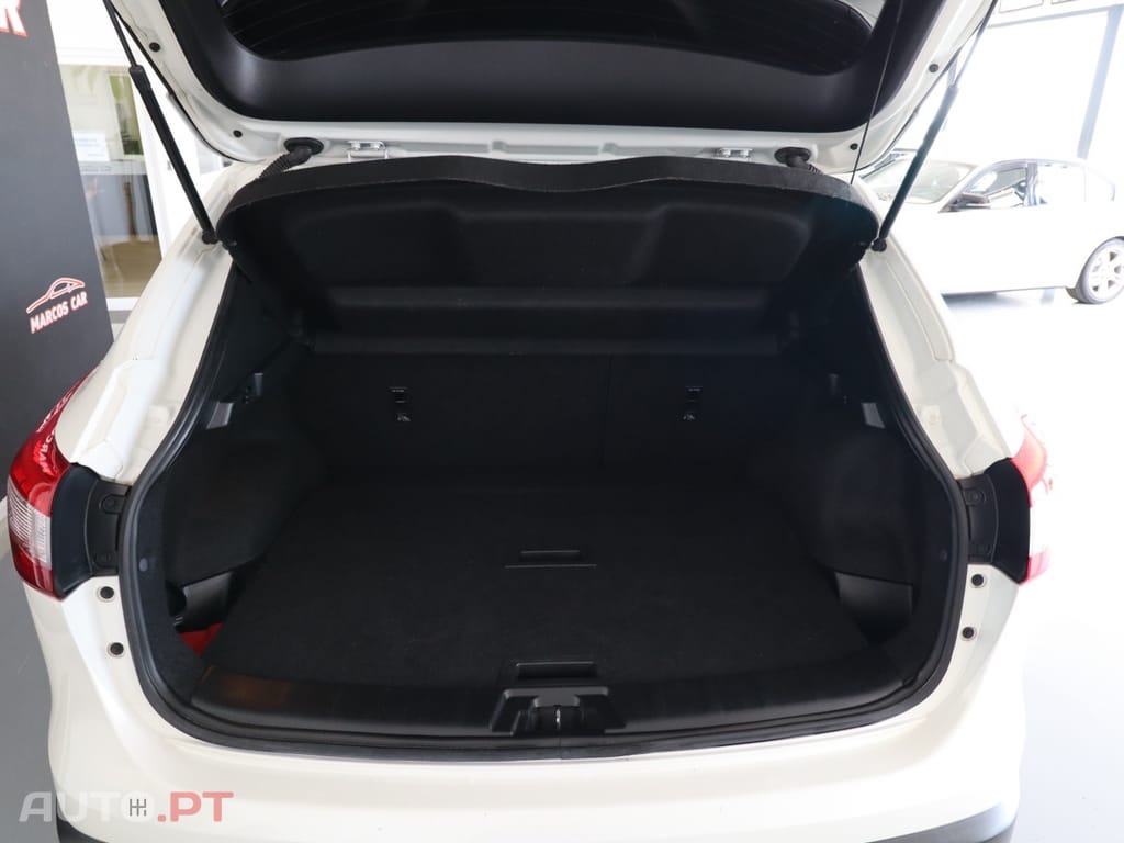 Nissan Qashqai 1.6 dCi Tekna Pele