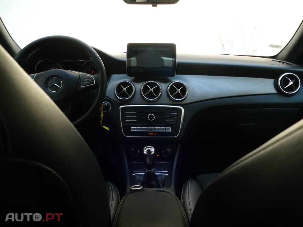 Mercedes-Benz CLA 180 d Shooting Brake Urban
