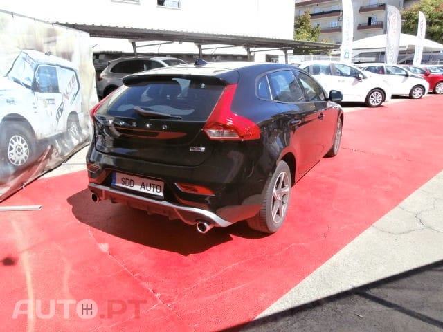 Volvo V40 2.0 D2 R-Design