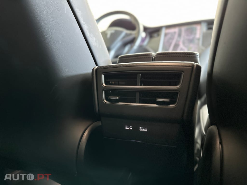 Tesla Model X Outro