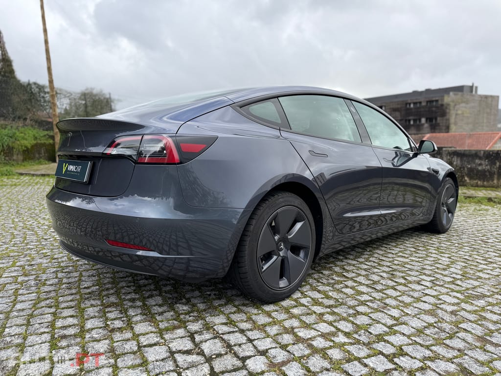 Tesla Model 3 Standard Range Plus RWD