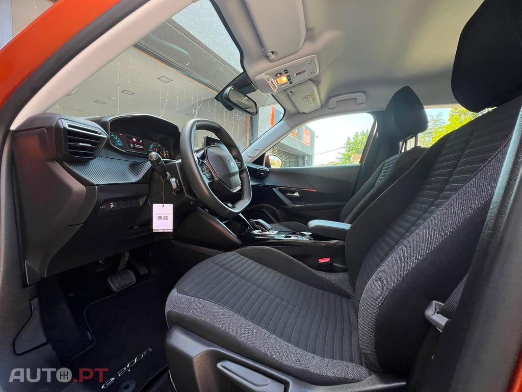 Peugeot E-2008 50 kWh Active Pack