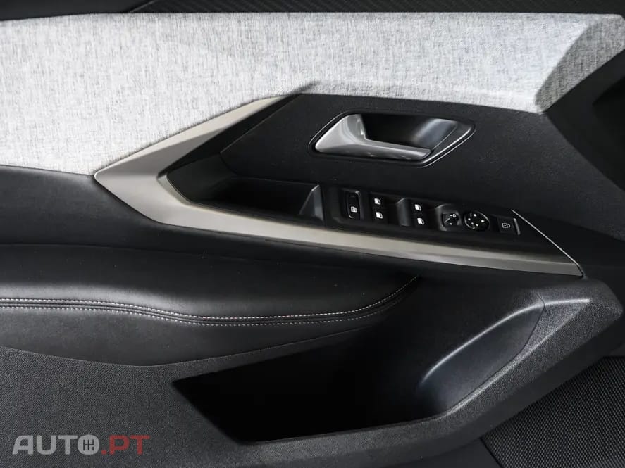 Peugeot 3008 1.2 Hybrid Allure e-DCS6