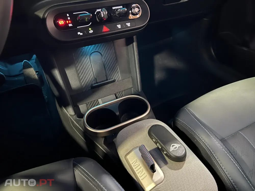 MINI Cooper Cooper C Favoured S