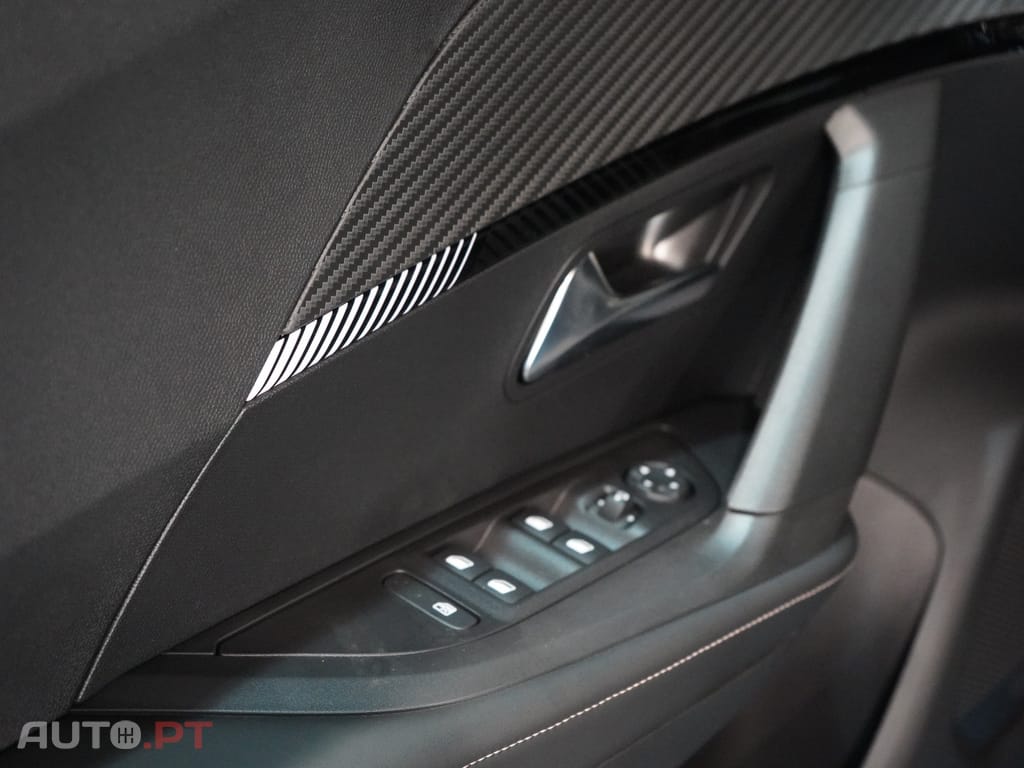 Peugeot 2008 1.2 PureTech Allure