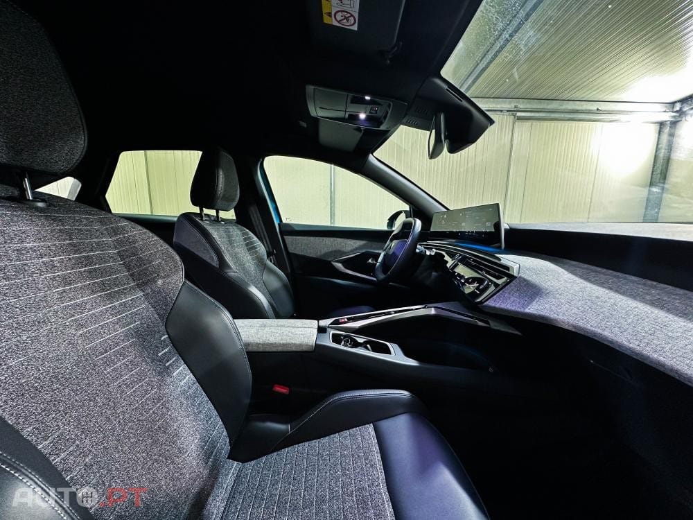 Peugeot 3008 1.2 Hybrid Allure e-DCS6