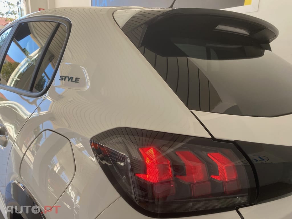 Peugeot E-208 50 kWh Active Pack