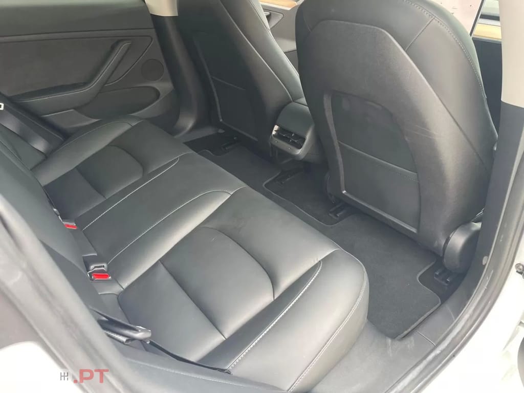 Tesla Model 3 RWD