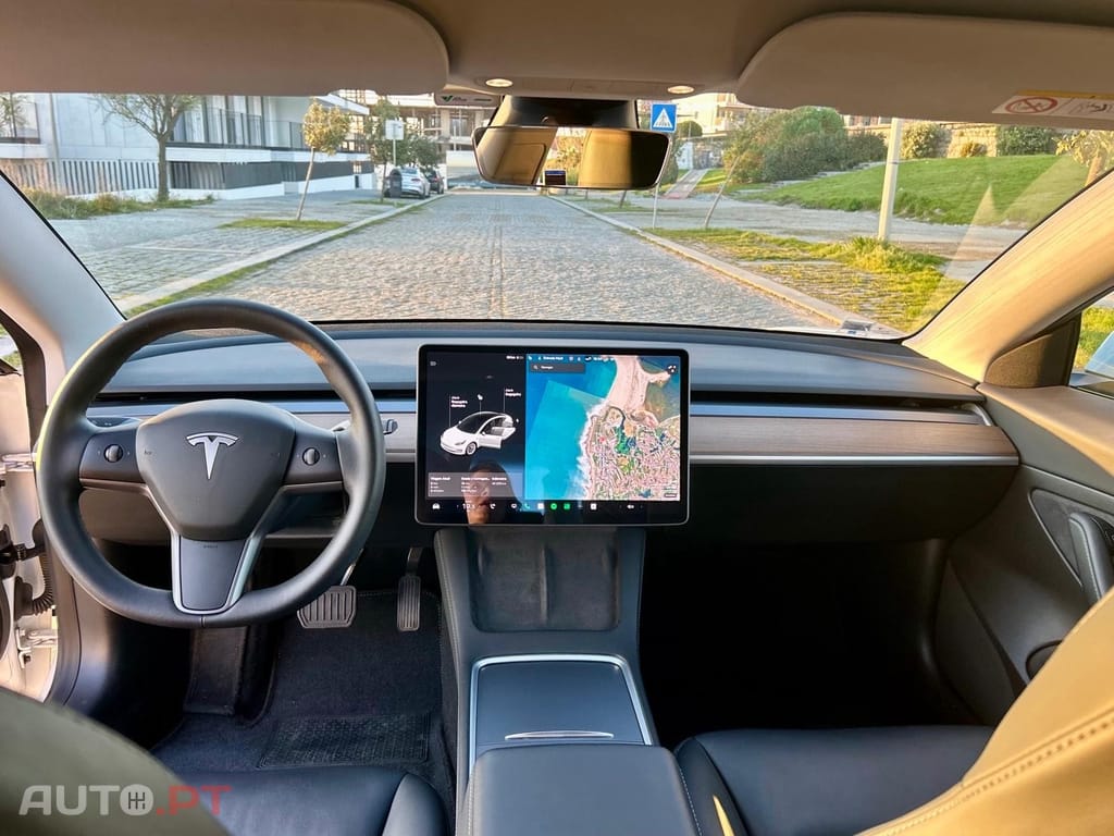 Tesla Model 3 Tração Traseira