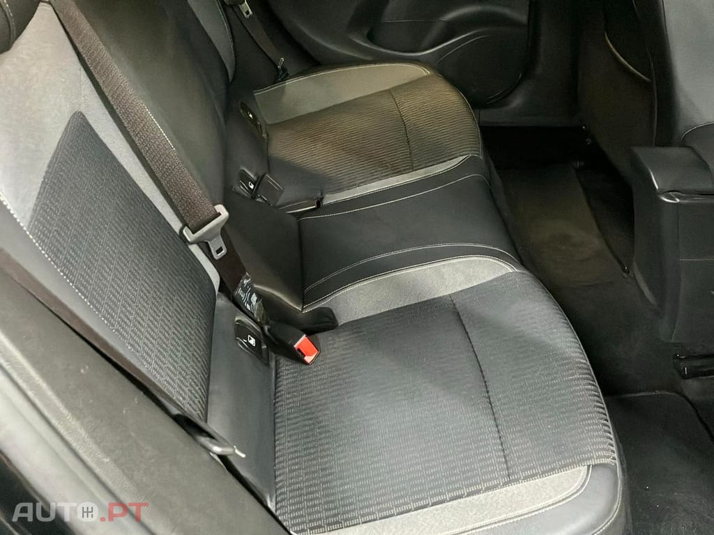 Opel Astra Sports Tourer 1.2 Turbo Design & Tech