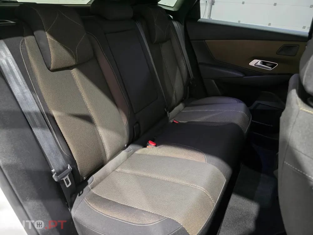 DS DS7 Crossback E-Tense Bastille+ EAT8