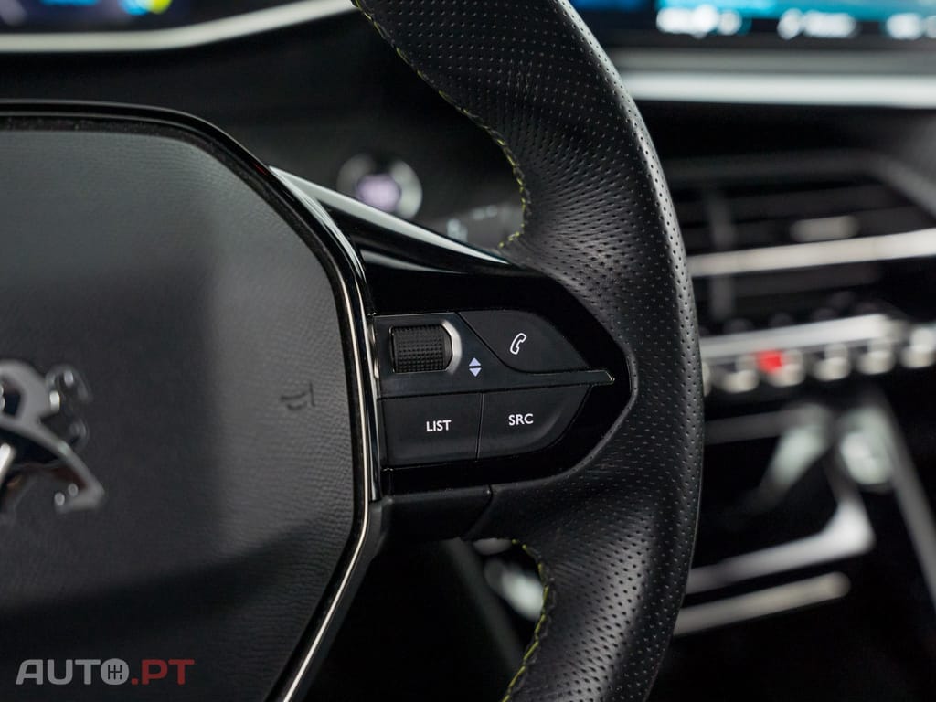 Peugeot E-2008 50 kWh GT