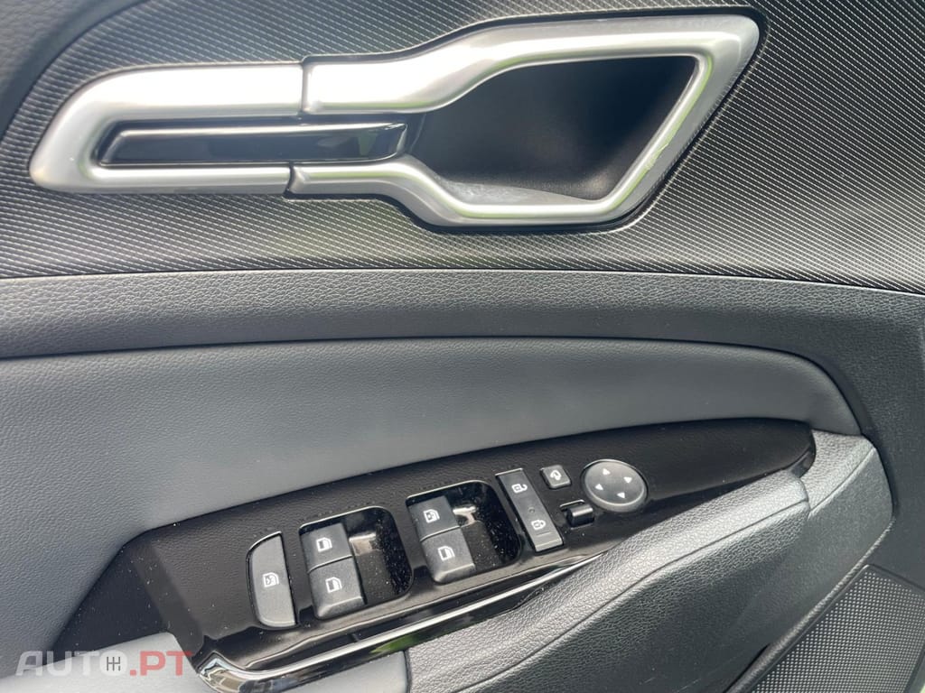 Kia Sportage 1.6 T-GDi HEV+SRF Tech