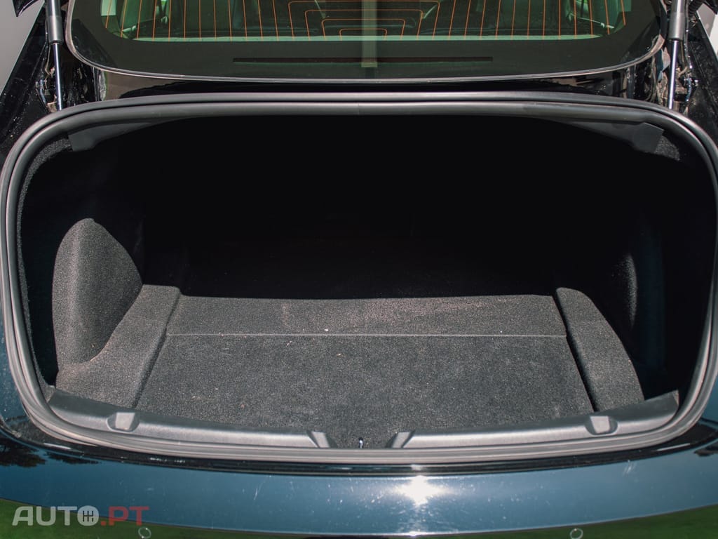 Tesla Model 3 Standard Range Plus RWD