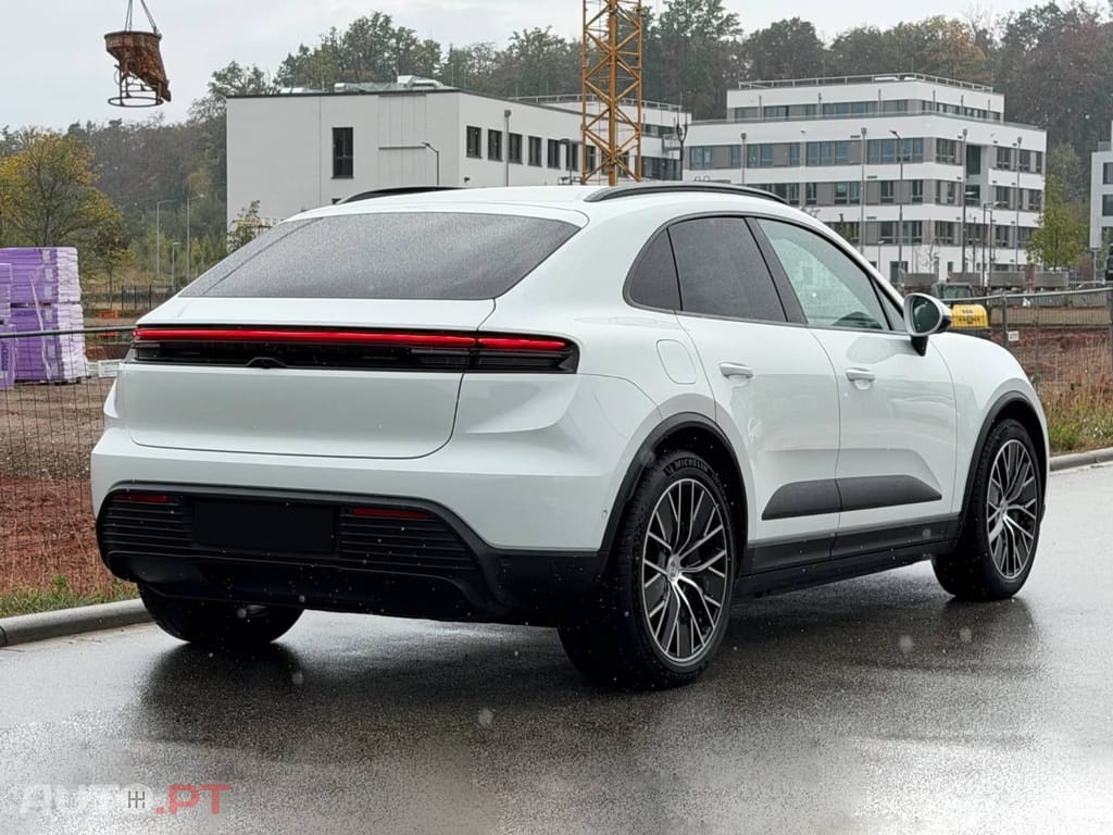Porsche Macan Standard