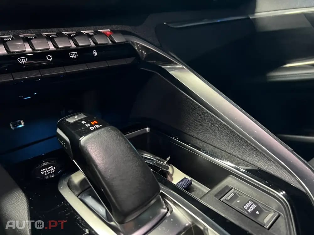 Peugeot 3008 1.6 Hybrid Allure Pack e-EAT8