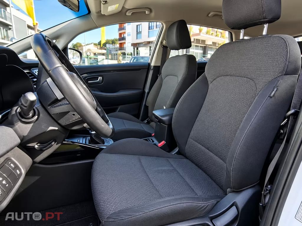Kia Carens 1.7 CRDi ISG TX 7DCT